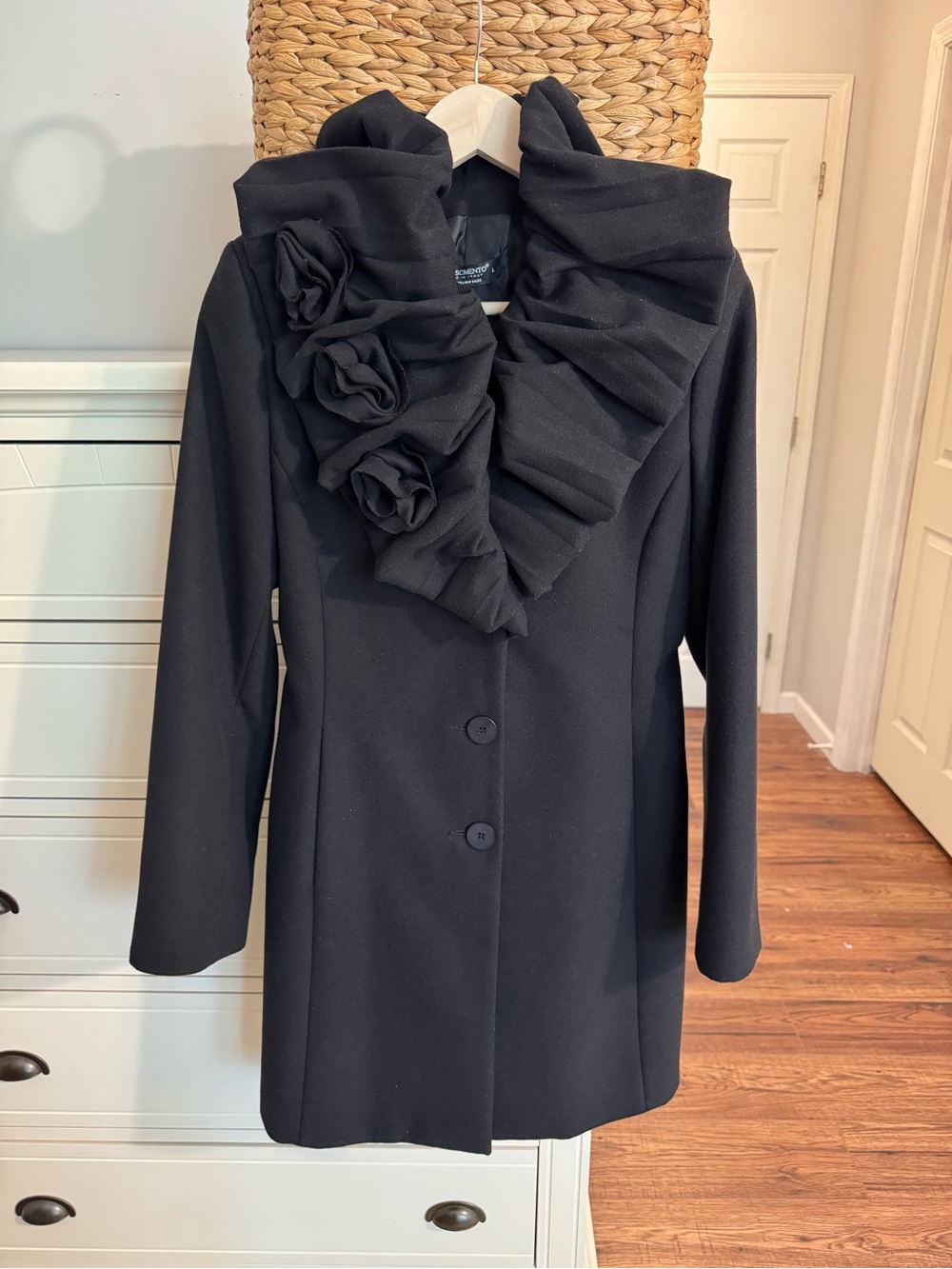 Rinascimento Black Coat Dramatic Ruffle Collar Made in Italy Women’s L